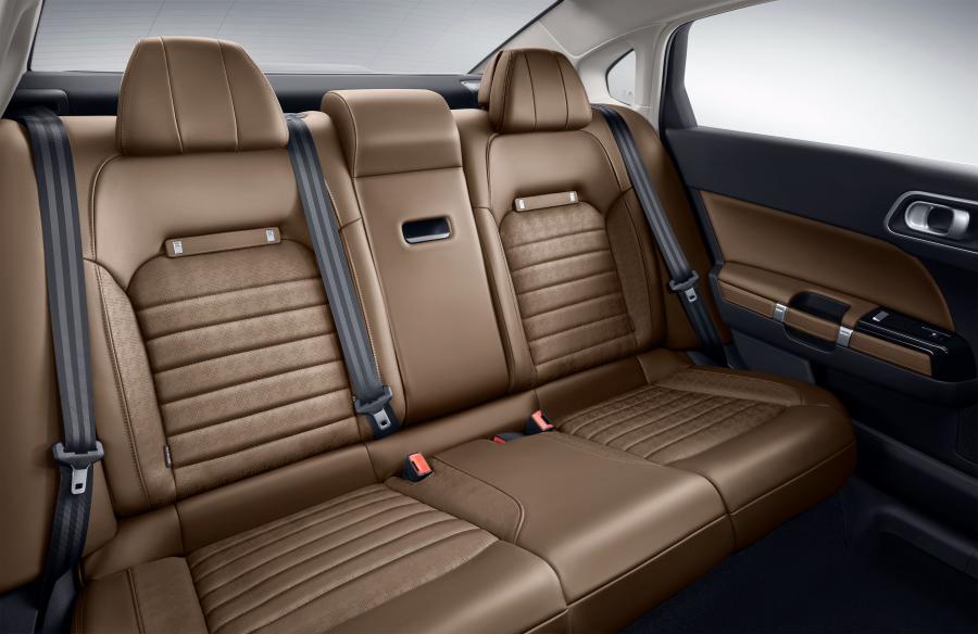 Интерьер Citroen C6 2016 года  (фото 6 из 39)